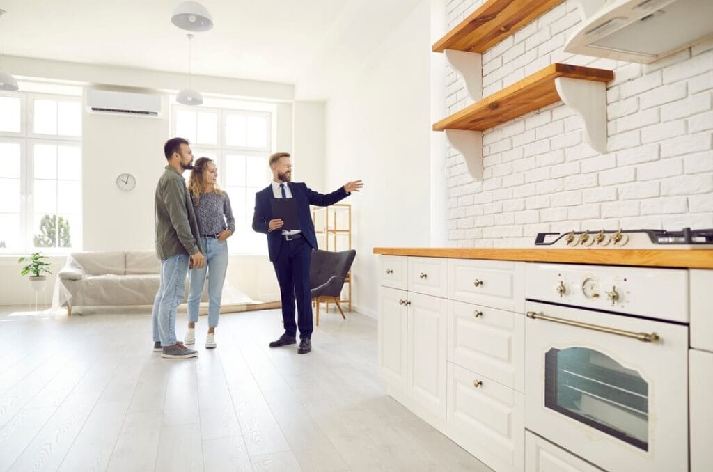Visitando apartamento novo